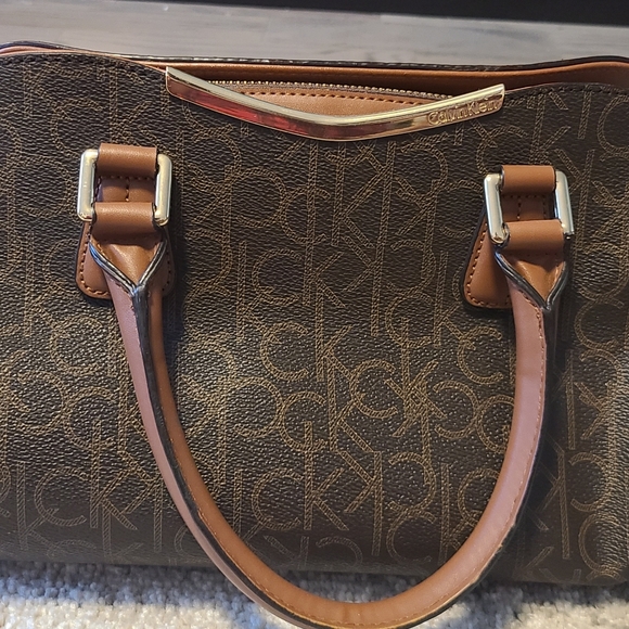 Calvin Klein small bag - slightly used - Picture 2 of 5